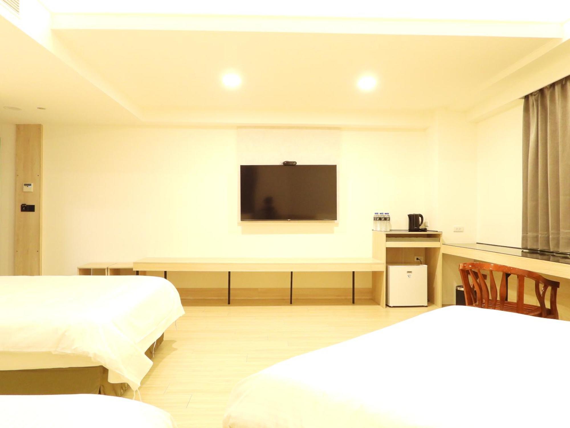 Etung Hotel Тайчжун Экстерьер фото
