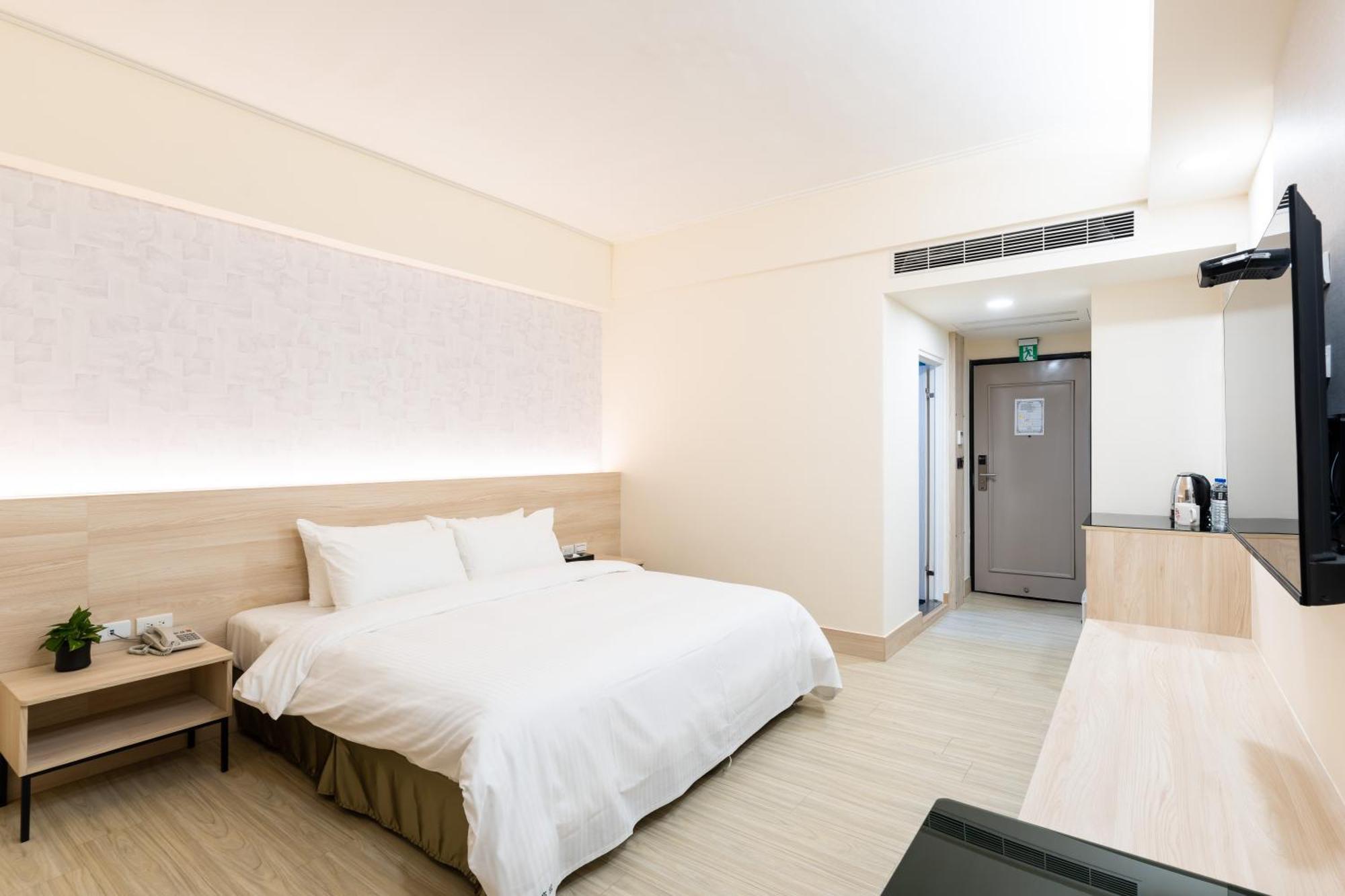 Etung Hotel Тайчжун Экстерьер фото